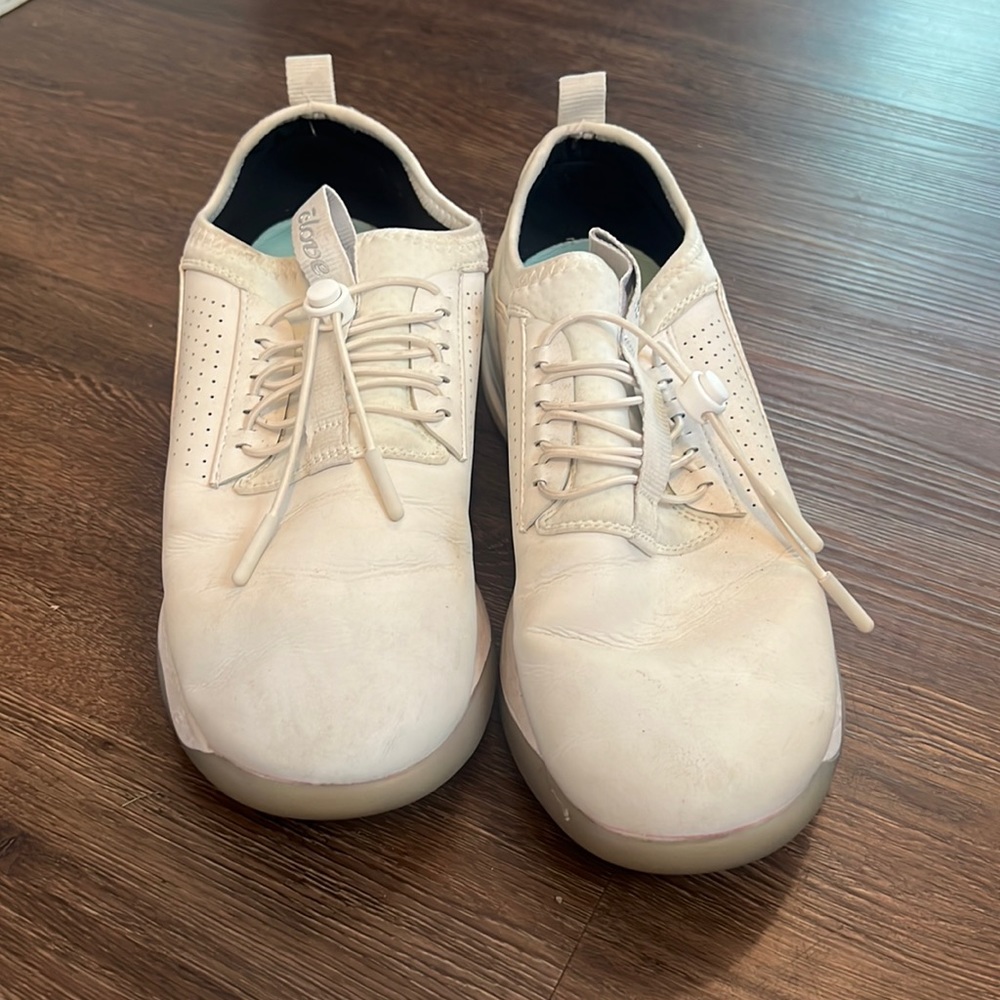 White clove sneakers